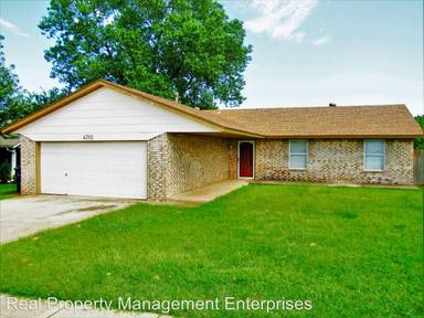 Main picture of 4700 Clendon Way