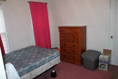 Main picture of 349 W 9th St