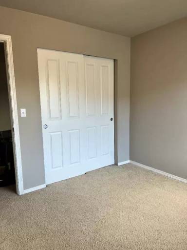 Main picture of 2370 Simmons St