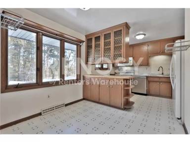 Main picture of 1241 Holly Dr E
