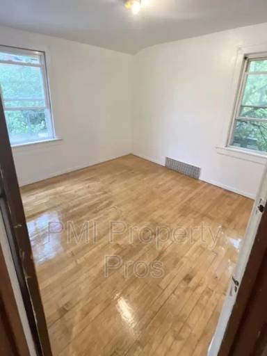 Main picture of 2739A N 57th St