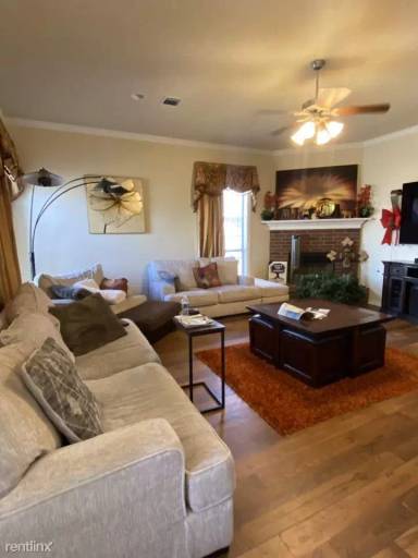 Main picture of 910 Barchetta Dr
