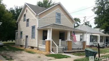 Main picture of 224 S Clark St