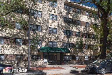 Main picture of 510 W Briar Pl