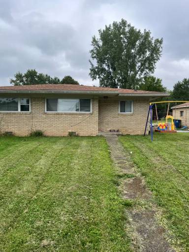 Main picture of 7092-7094 MANOR DR