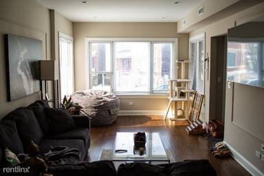 Main picture of 2833 N Ridgeway Ave