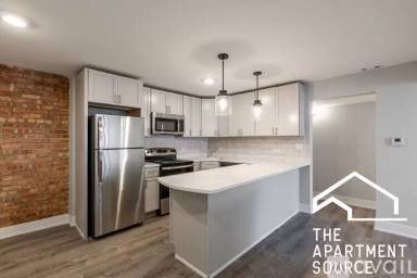 Main picture of 1220 N La Salle Dr
