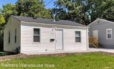 Main picture of 3716 Chicago Ave