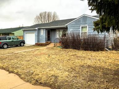 Main picture of 1011 E Curtis St