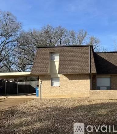 Main picture of 2913 Greenhills Dr