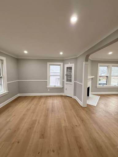 Main picture of 3927 Elmwood Rd