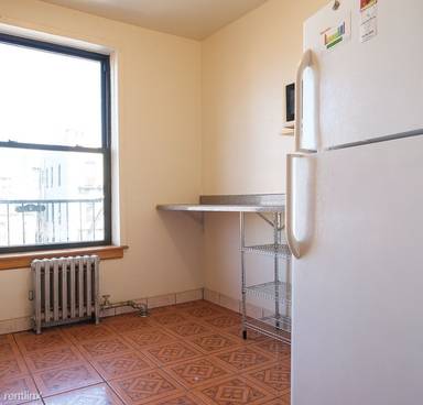 Main picture of 483 Park Pl