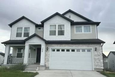 Main picture of 1454 N Sierra Way