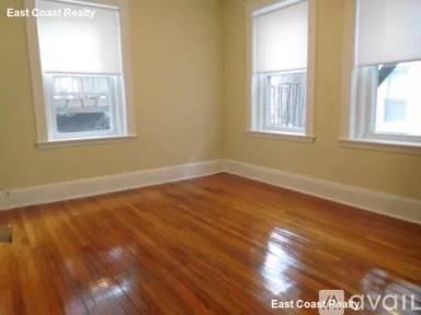 Main picture of 165 Kelton St