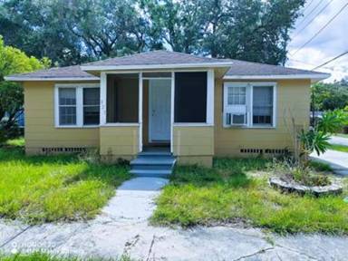 Main picture of 823 16th Ave NW