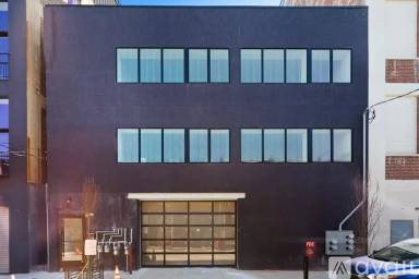 Main picture of 2109 S Iseminger St