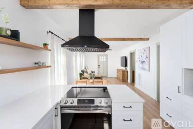 Main picture of 705 Ivey Cir