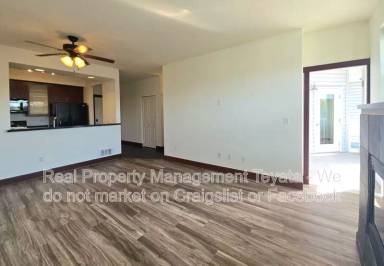 Main picture of Centre Pointe Condominiums