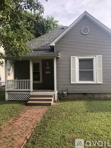 Main picture of 212 W 4th St