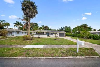 Main picture of 1039 El Mar Ave