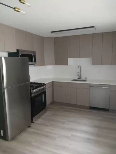 Main picture of 544 N Hayworth Ave
