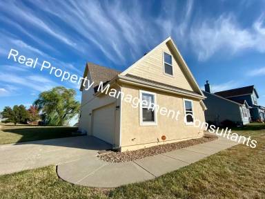 Main picture of 5429 NE Holiday Dr