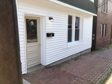 Main picture of 106 N 3rd St