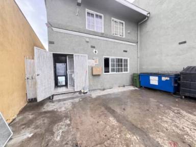 Main picture of 2820 W Slauson Ave
