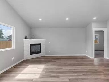 Main picture of 906 E Courtland Ave