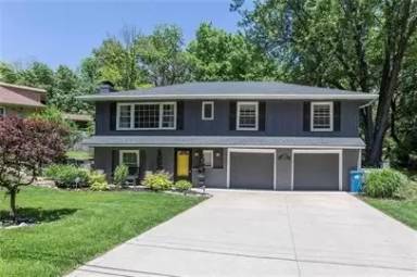Main picture of 1477 Spruce Ave