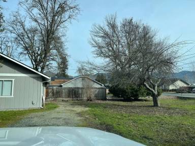 Main picture of 1250 SE Gladiola Dr