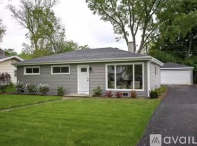 Main picture of 355 N 2nd Ave