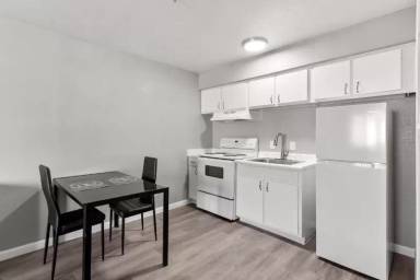 Main picture of 3825 Cambridge St