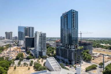 Main picture of 70 Rainey Condo