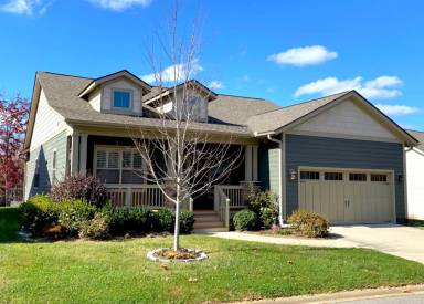 Main picture of 14 Loftin St