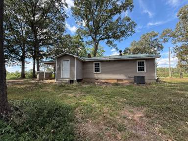 Main picture of 195 Newton Moore Rd