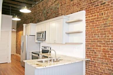 Main picture of 72 N Court Square - Apt 21