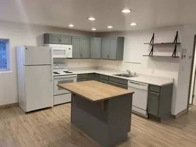 Main picture of 216 Lake Blaine Dr