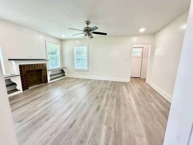Main picture of 108 W Hughes St