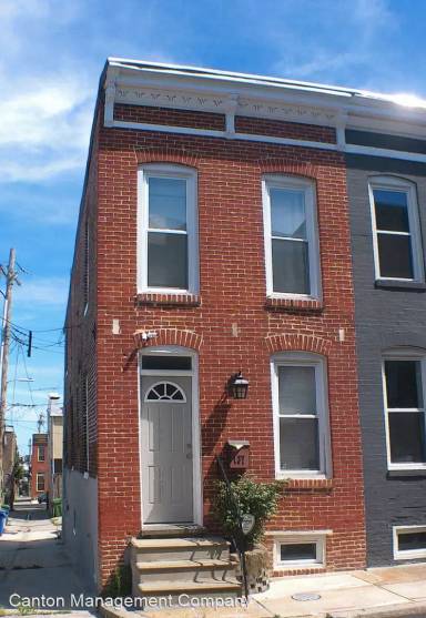 Main picture of 137 N Bradford St