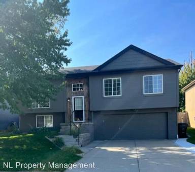 Main picture of 5410 S 188th St