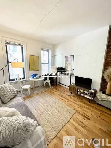 Main picture of 23 Cortes St