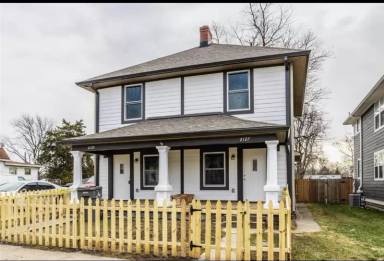 Main picture of 2125 Singleton St