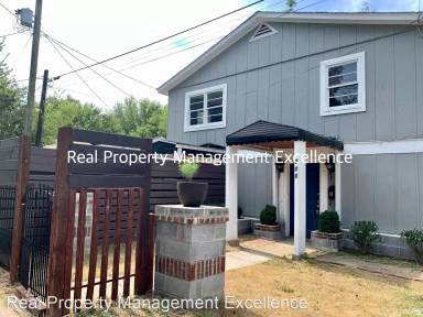 Main picture of 211 N State St