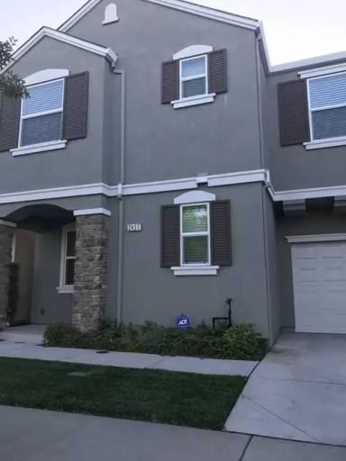Main picture of 2443 Erickson St