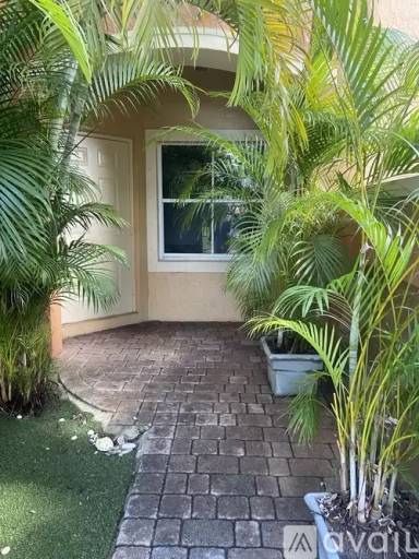 Main picture of Villas At Harbor Isles