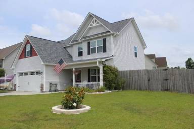 Main picture of 215 Breakwater Dr