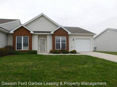 Main picture of 8 Emily Ln
