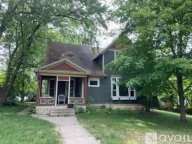 Main picture of 1112 1st St S