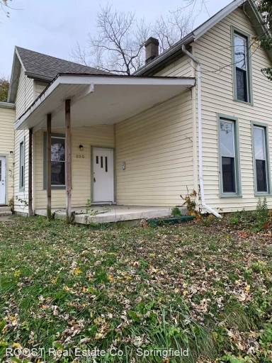 Main picture of 235 E Liberty St